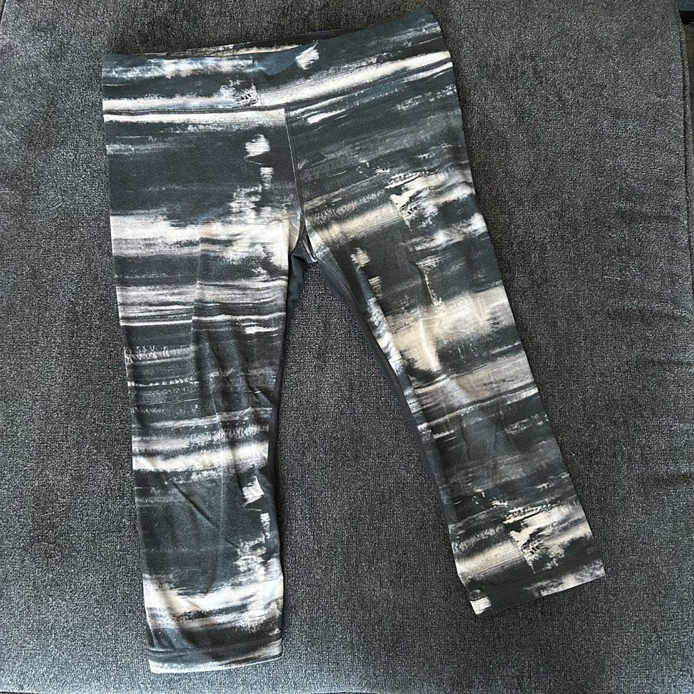 Under Armour Grunge Capri Tights Large